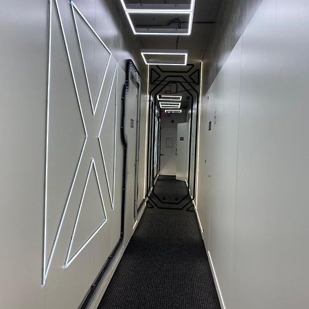 Av-1 Capsule Hotel Kiew Exterior foto