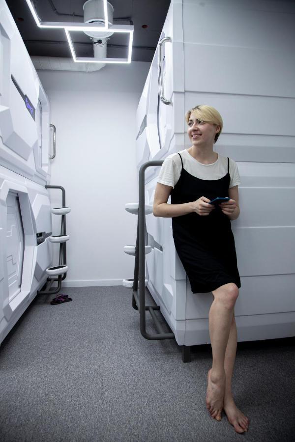 Av-1 Capsule Hotel Kiew Exterior foto