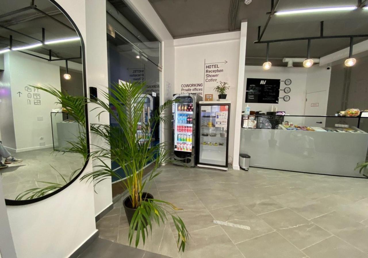 Av-1 Capsule Hotel Kiew Exterior foto