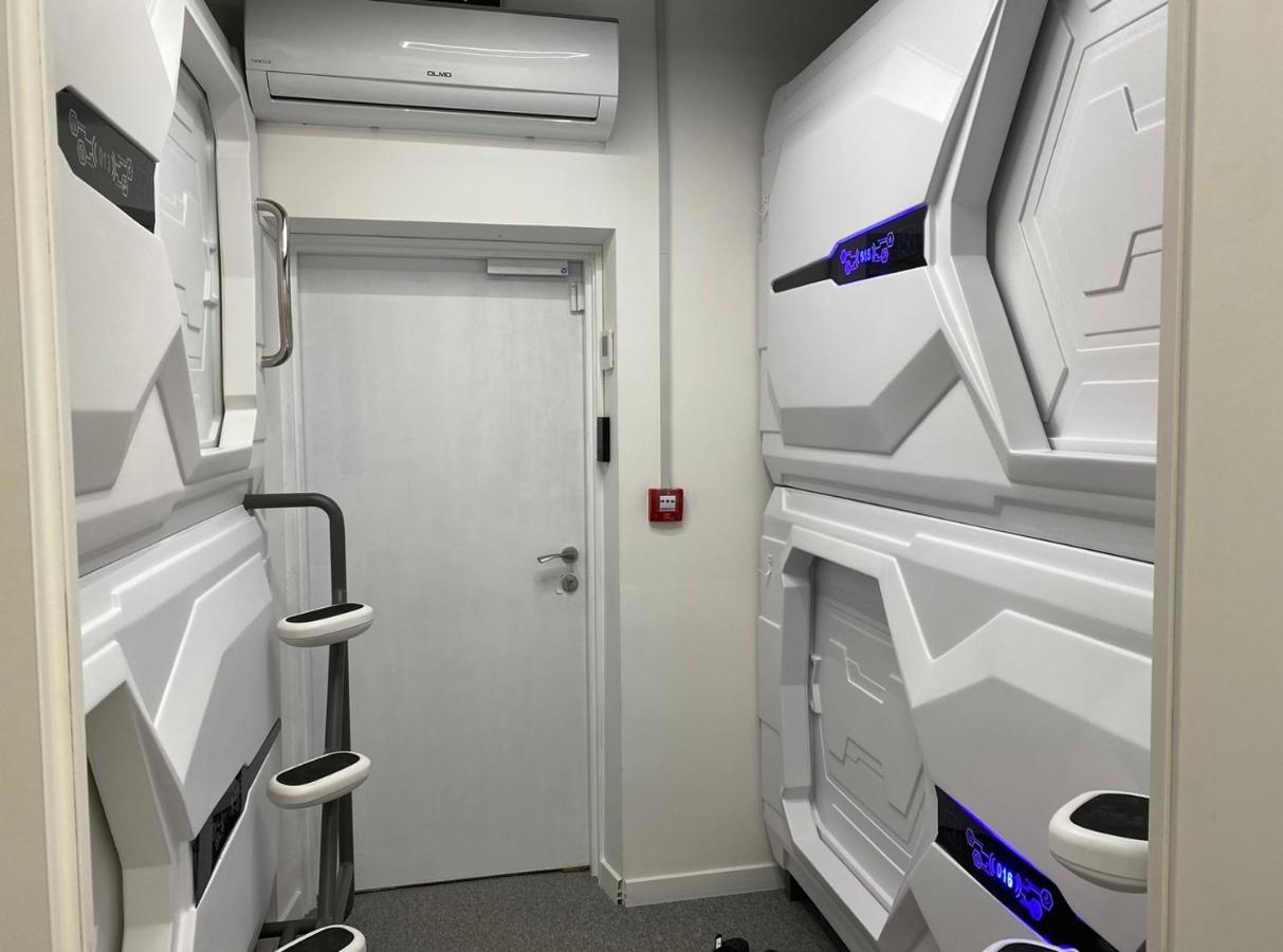 Av-1 Capsule Hotel Kiew Exterior foto