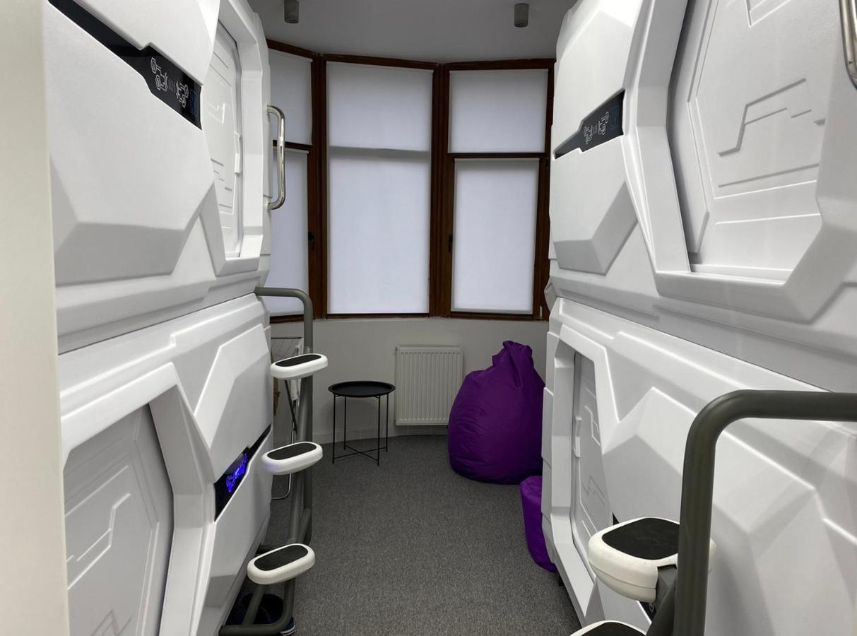 Av-1 Capsule Hotel Kiew Exterior foto