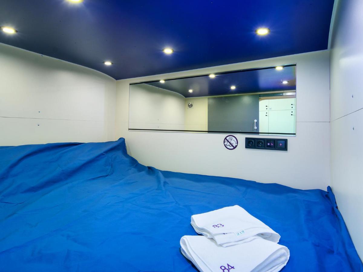 Av-1 Capsule Hotel Kiew Exterior foto