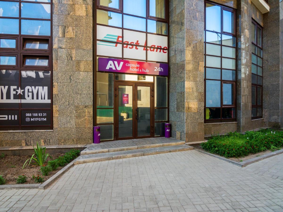 Av-1 Capsule Hotel Kiew Exterior foto