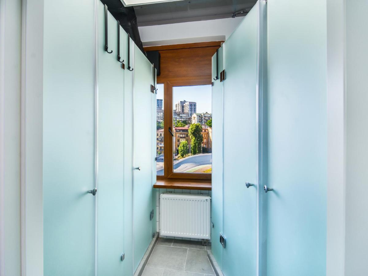 Av-1 Capsule Hotel Kiew Exterior foto