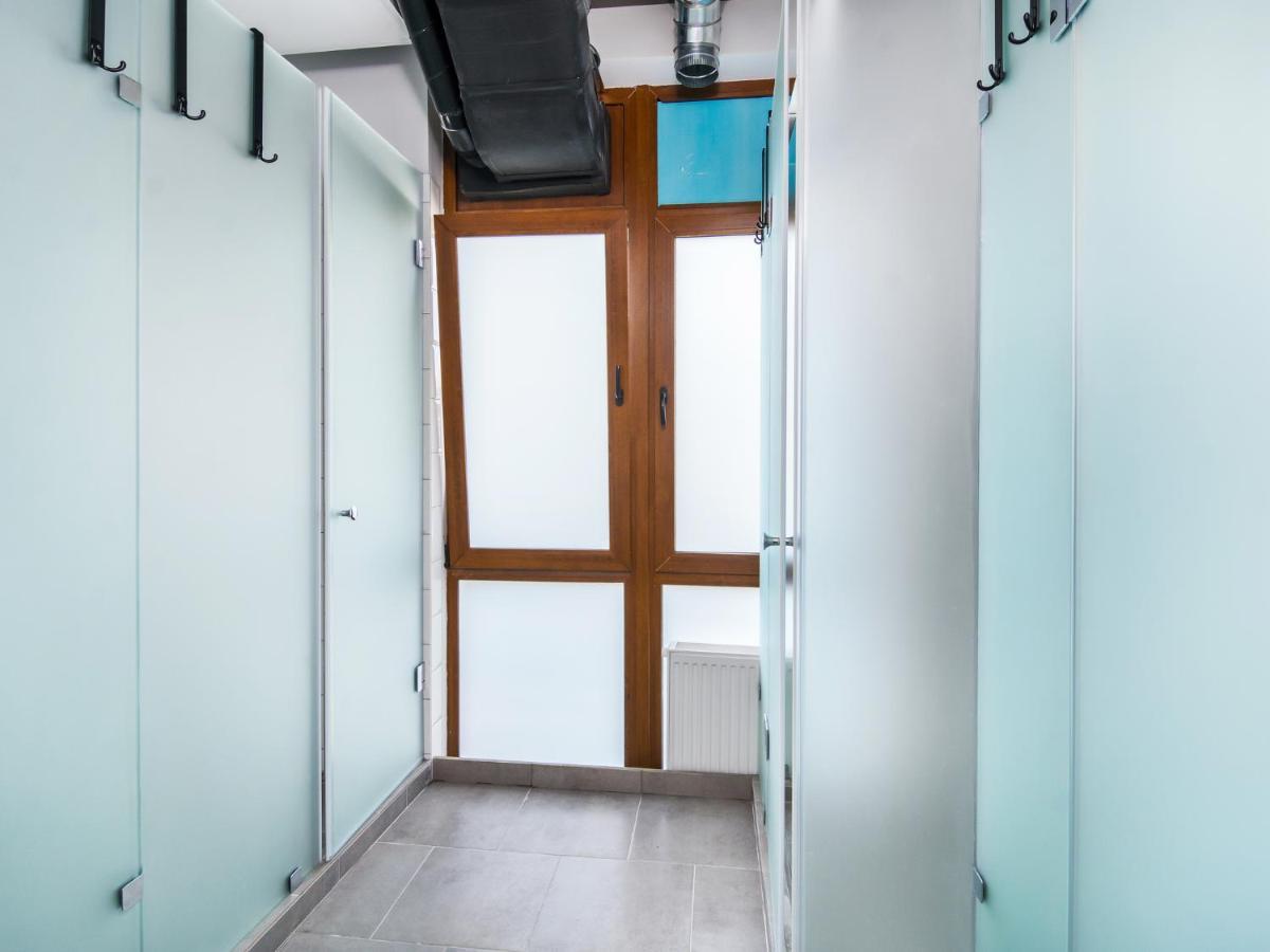 Av-1 Capsule Hotel Kiew Exterior foto