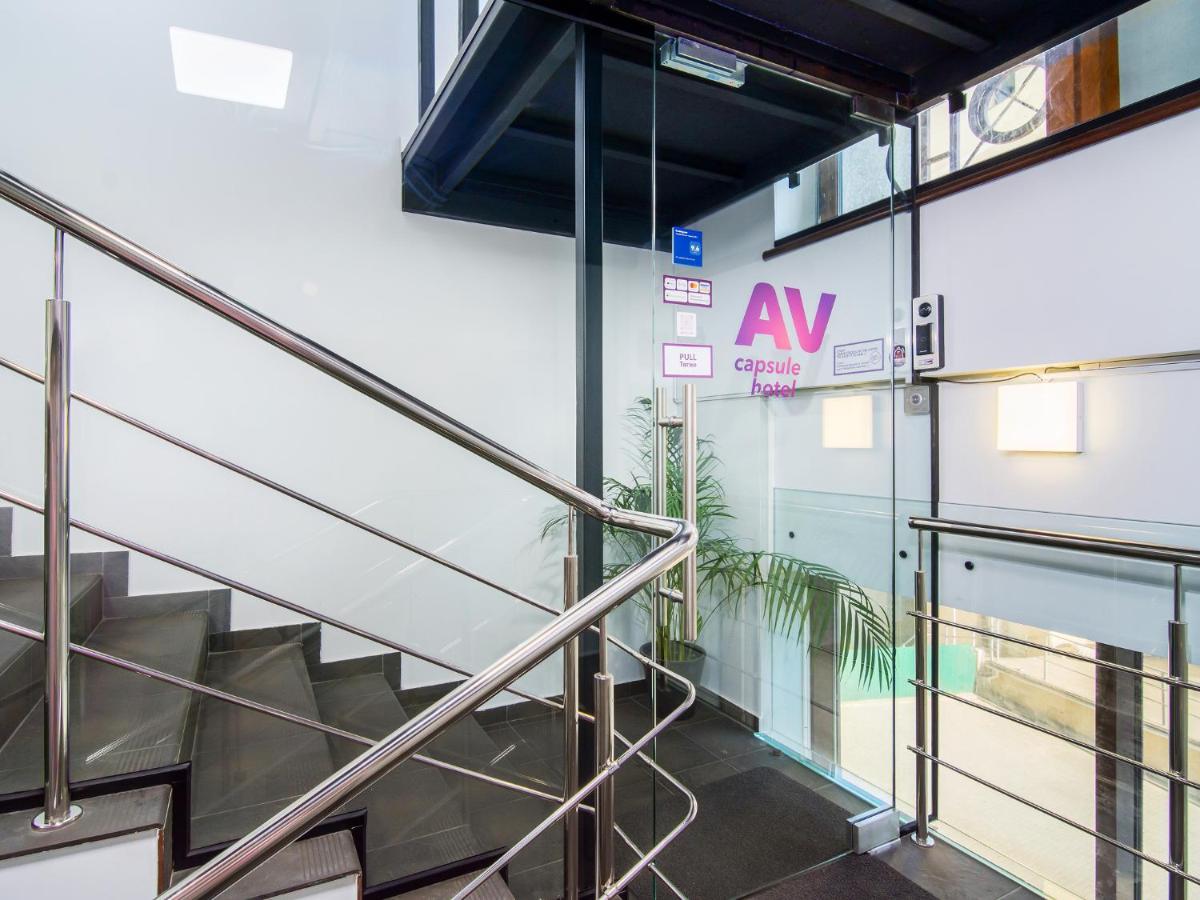 Av-1 Capsule Hotel Kiew Exterior foto