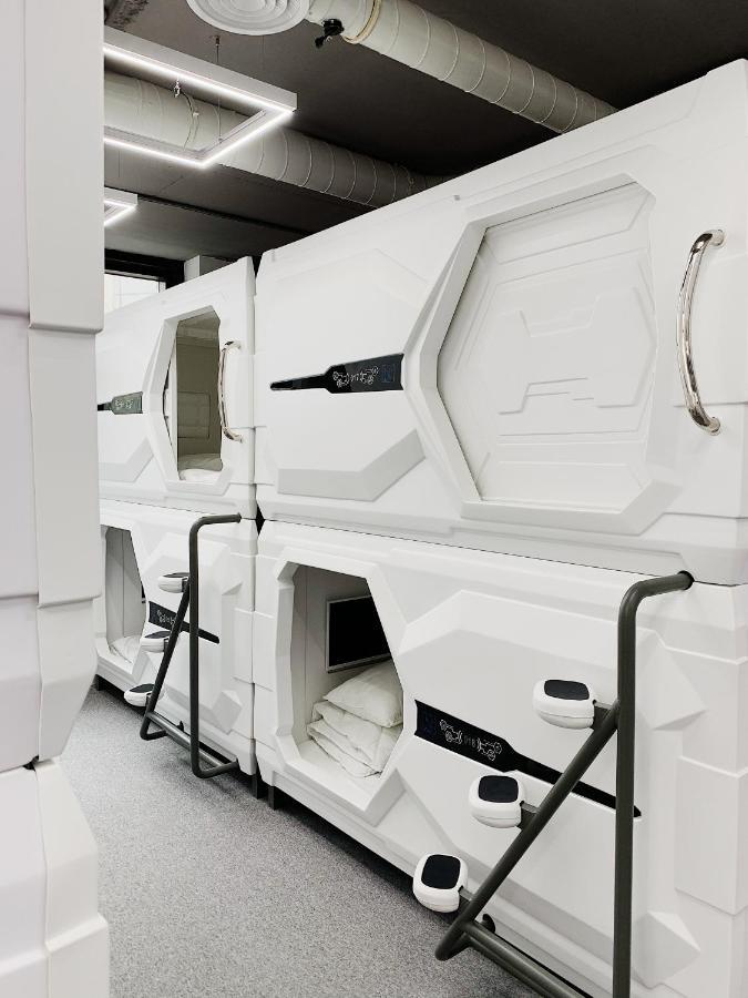 Av-1 Capsule Hotel Kiew Exterior foto