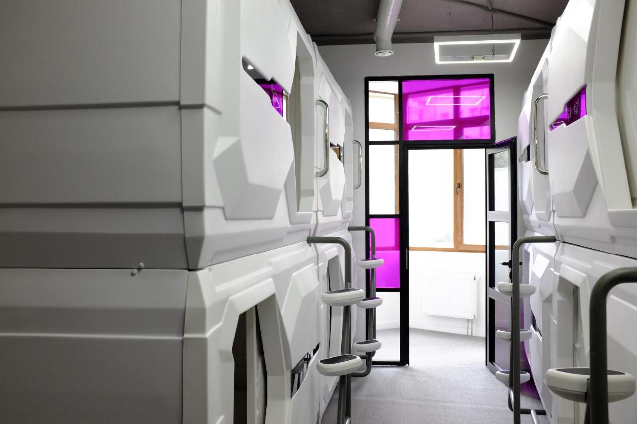 Av-1 Capsule Hotel Kiew Exterior foto