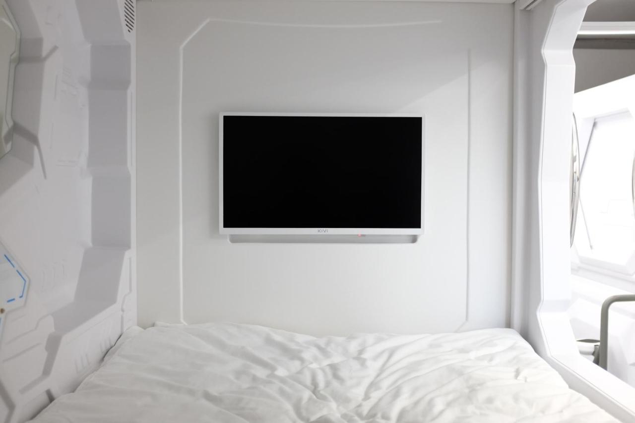 Av-1 Capsule Hotel Kiew Exterior foto